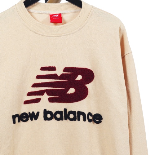 Jaket Sweater Crewneck NB LIST SIMPLE  – Cream Edition Fashion Trendy Casual Pria Good Brand Quality