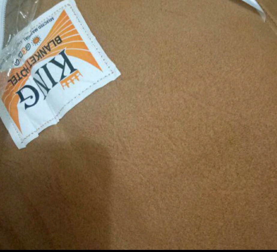 Selimut Hotel Tebal Polos Coklat Camel 3 Lapis King 150x200cm