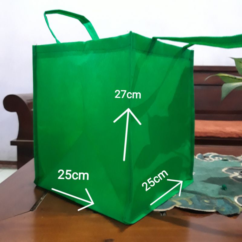 

Tas Hajatan sponbund Nasi Kotak 25x25 cm/ isi 12pcs
