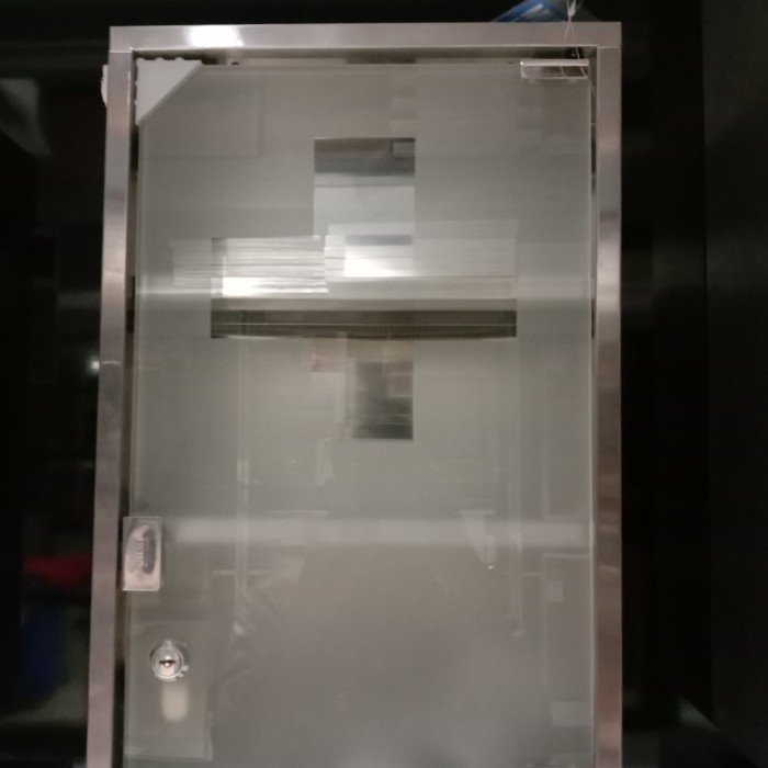 Laihoshope Kotak P3K Stainless Kaca Krisbow