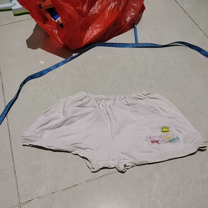 kar celana pendek bayi hibah 6 bulan size L preloved