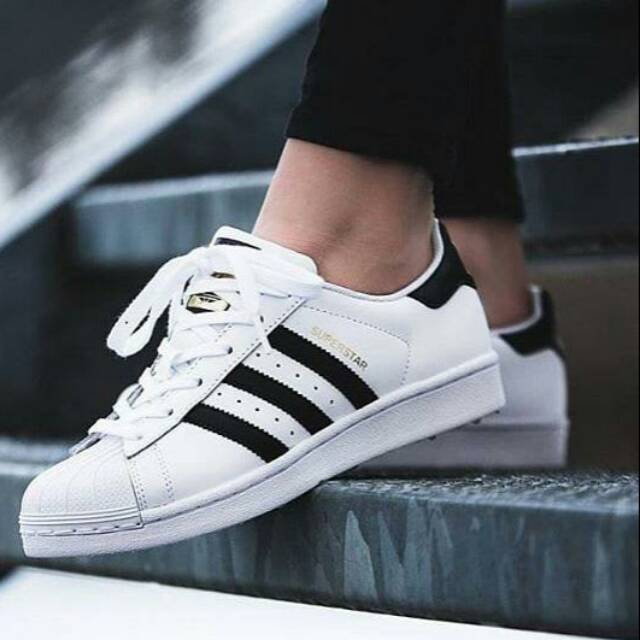 adidas superstar black and white