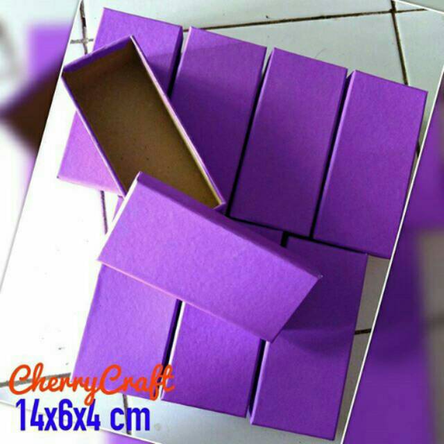 

Purple Box/ Gift Box Warna Ungu Tua Cantik