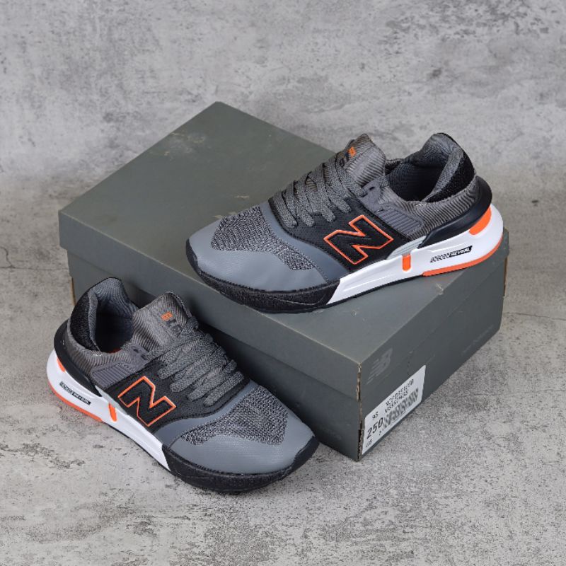 NEW BALANCE 997 Wolf Grey