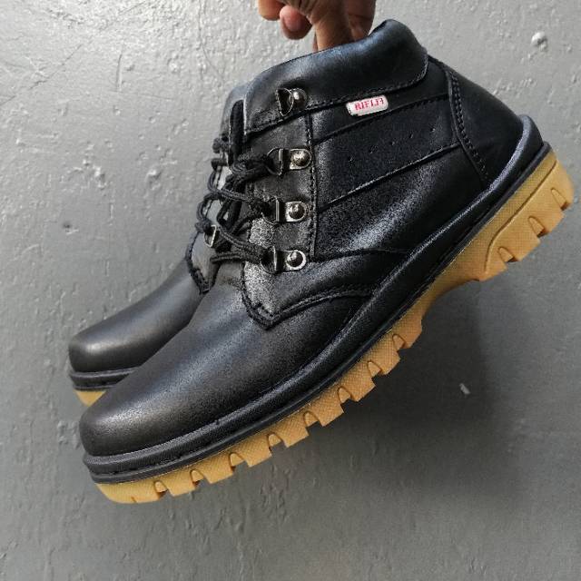 Sepatu Boots Pria Bahan Kulit Asli Elegan