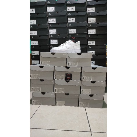 NIKE AIR FORCE 1 TRIPLE WHITE ALL WHITE MEN MENS