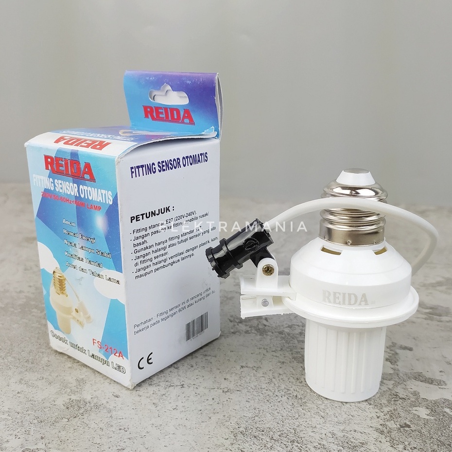 Fitting / Pitting Lampu Sensor Otomatis REIDA Type-212A