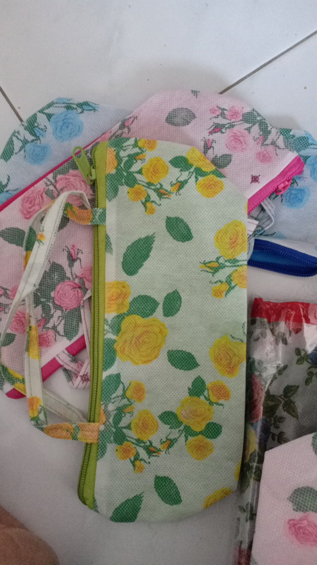 Dompet Sendok, Tempat Sendok Bahan Sponbond Lapis 2 Gambar Motif