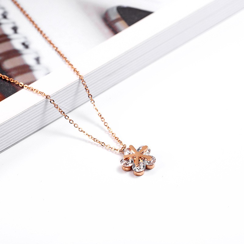 Kalung Fashion Korea Titanium Rosegold Bunga Batu putih - BN316
