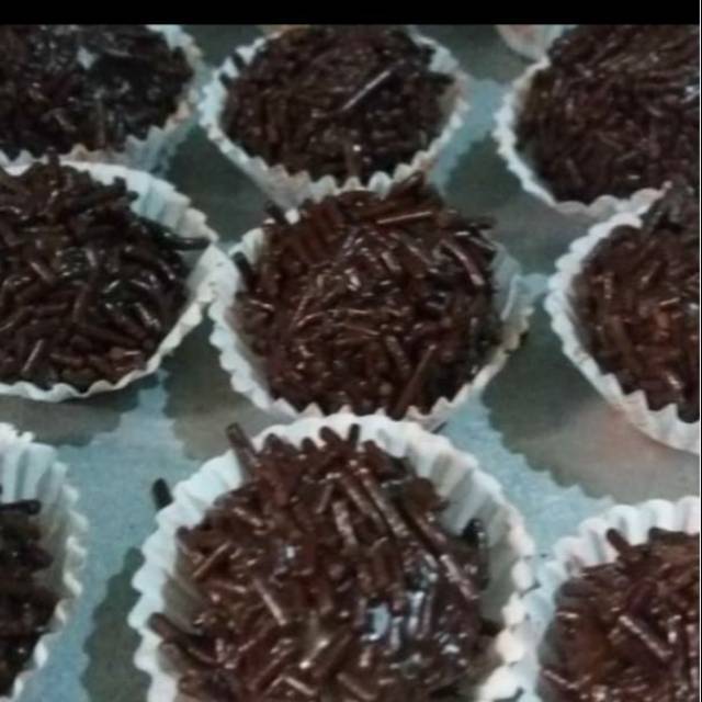 

Bola bola coklat meises