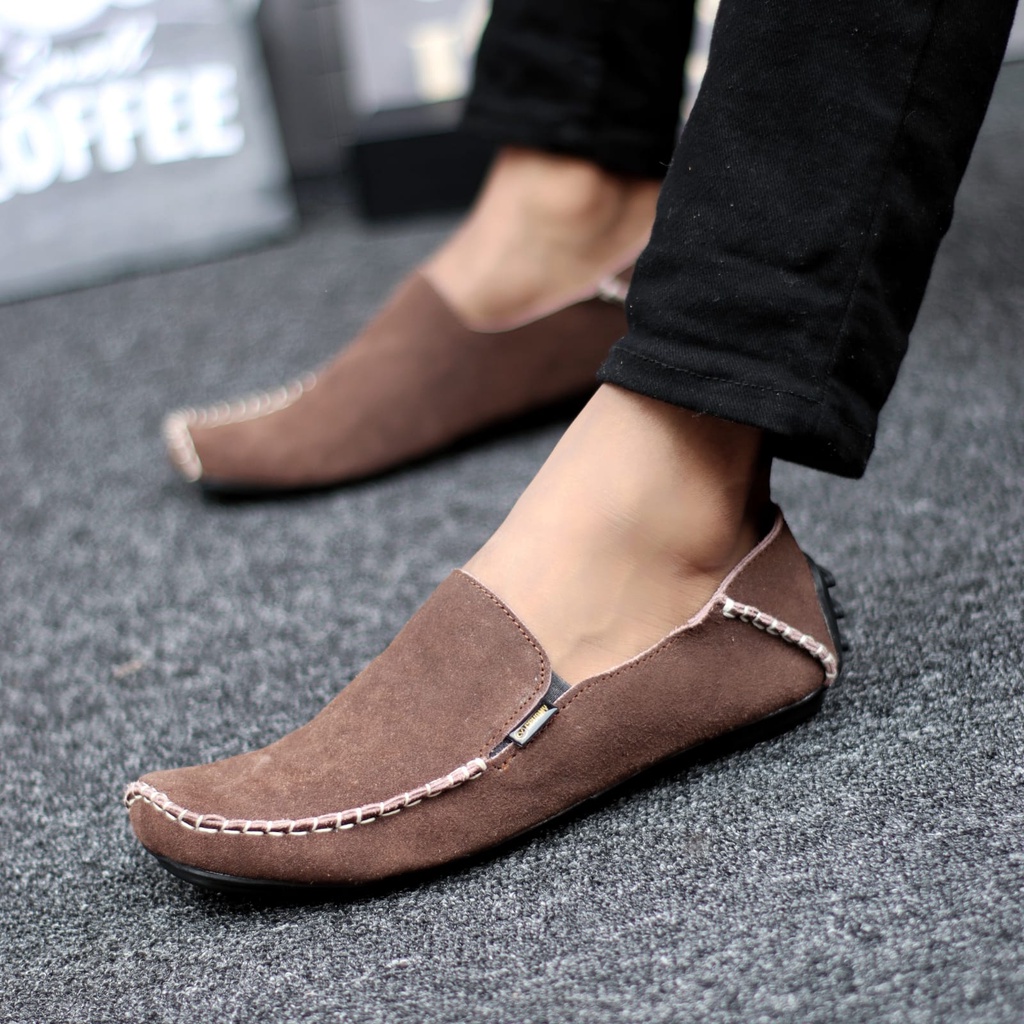 Sepatu Slip On Casual Kulit Asli Kerja Santai Hitam Pria Abrhm Mocsue