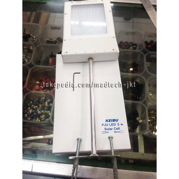 Terbaru       Solar 24 LED PJU Lampu Jalan Tenaga Surya Solar Cell KEIBU madtech tenaga matahari