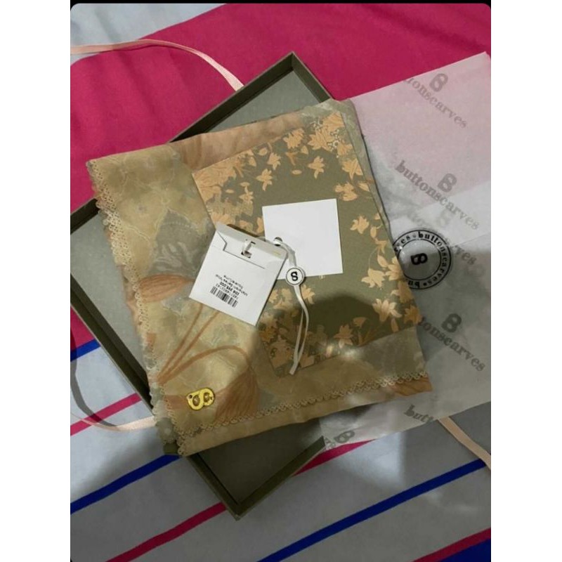 preloved buttonscarves maharani lime