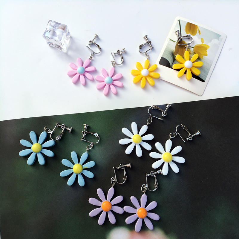 1 Pair  Daisy Flower  Pendant Earrings / Women Bridal Wedding Drop Earrings  / Ladies Elegant  Cute Acrylic Sunflower Dangle Earrings