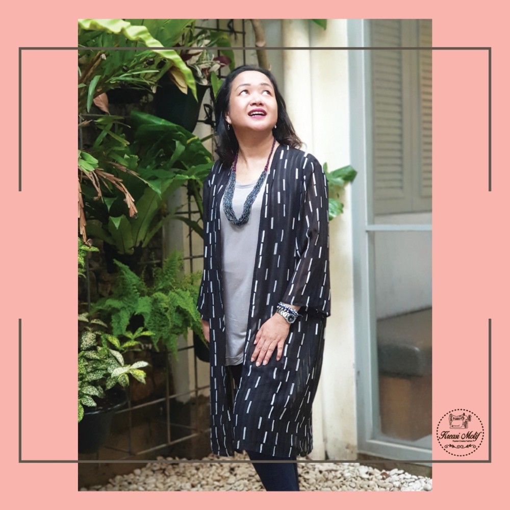 Long outer modis, fit to XL - warna hitam transparan motif garis [Dandelion Series]