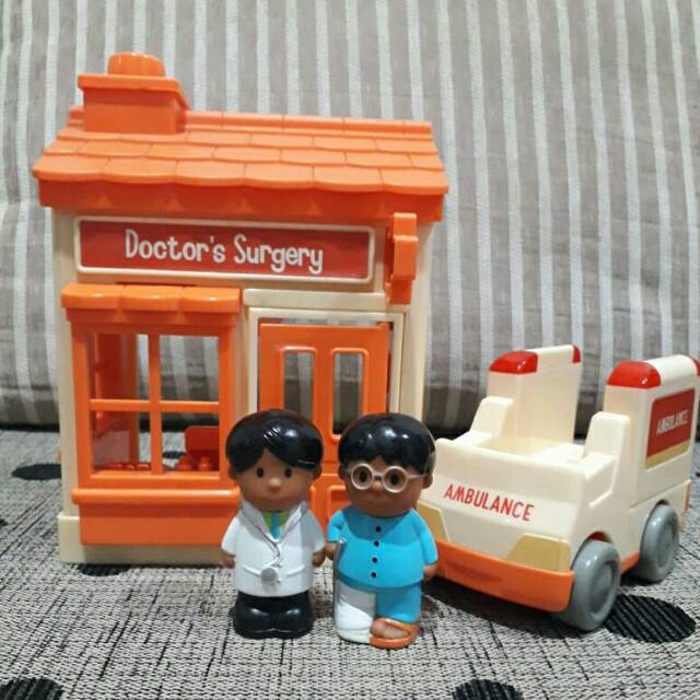 Elc Happyland doctor Surgery set