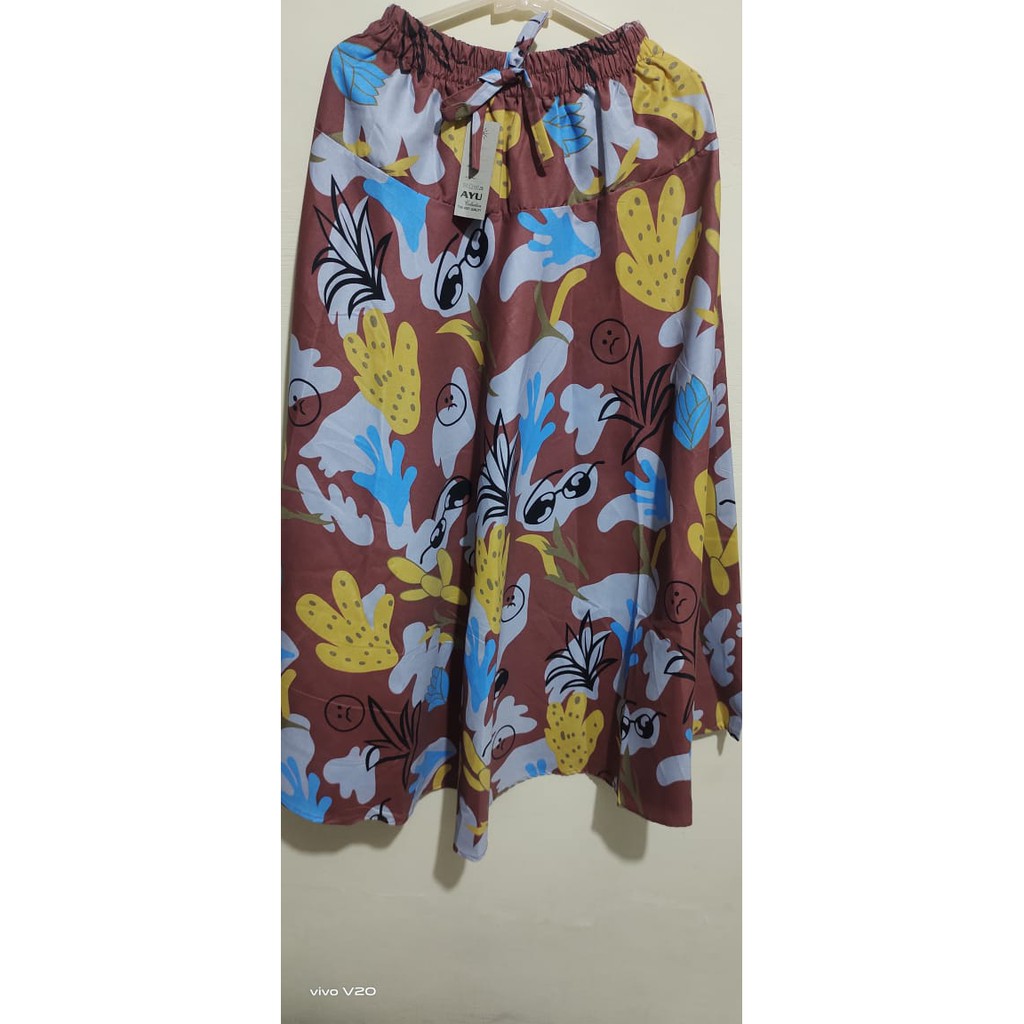 Rok wanita motif bunga panjang