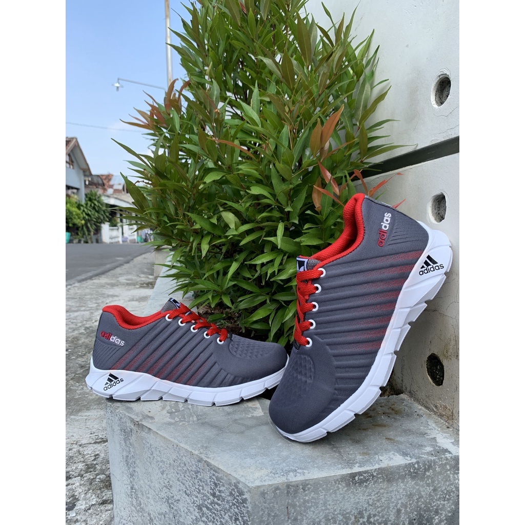 Sepatu Sport Model Import Anti Slip / Sepatu Lari Pria Wanita/ Sepatu Gym Wanita/ Sepatu Olahraga Sneakers Olahraga Pria Sepatu Lari Snekers Running Sport Cowok Kets Pria Casual jogging pria wanita TERMURAH TERLARIS FASHION OUTDOOR ADS EMBOS