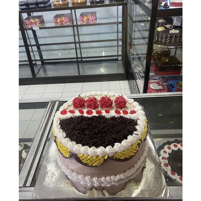 

KUE TART LAPIS SURABAYA UKURAN 22 CM MODEL 7