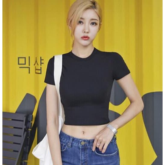 CROP TOP WANITA  KAOS DALAM KETAT HITAM MODEL KOREA BASIC CROP TOP {PRODUK TERBARU}