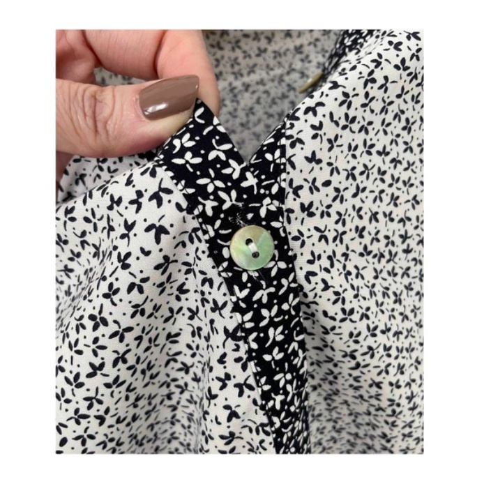 J jill white floral trimmed long sleeve blouse