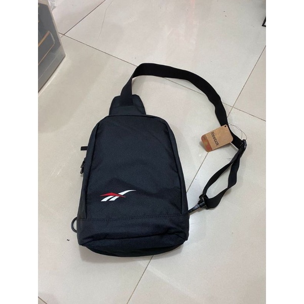 tas slempang reebok