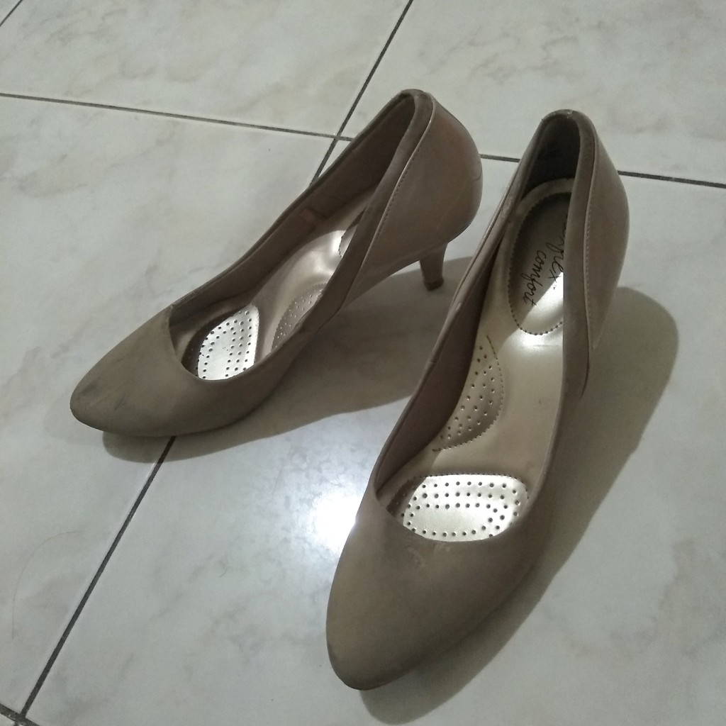 DEXFLEX COMFORT Sepatu High Heels Hak Wanita Krem Kerja Pumps Preloved Second Bekaso