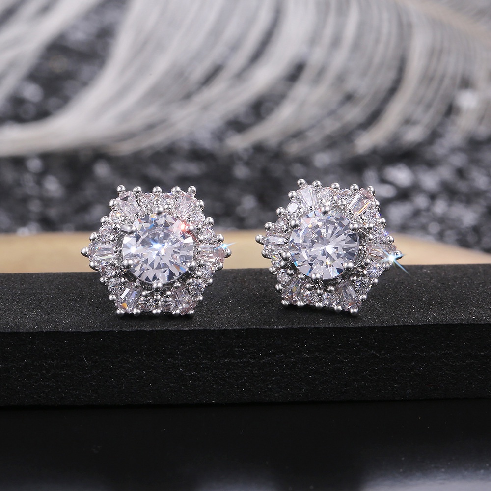 Anting Kristal Zircon Putih Gaya Retro