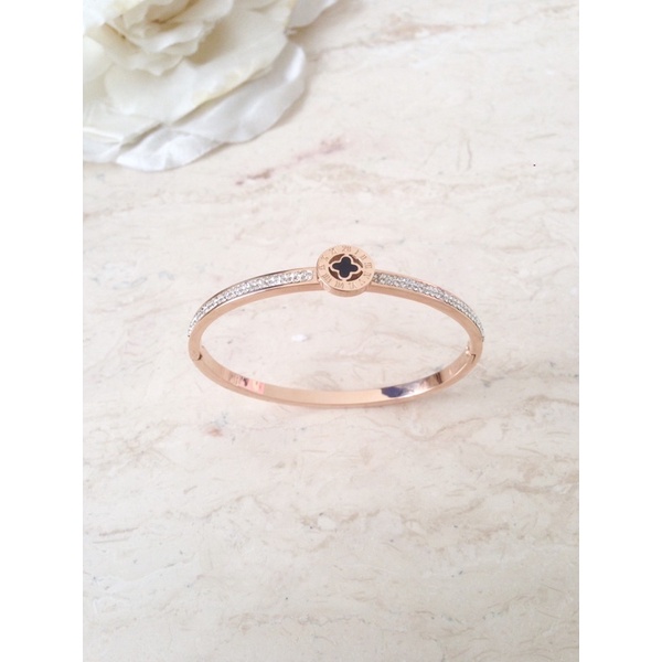 Gelang van cleef mata titanium