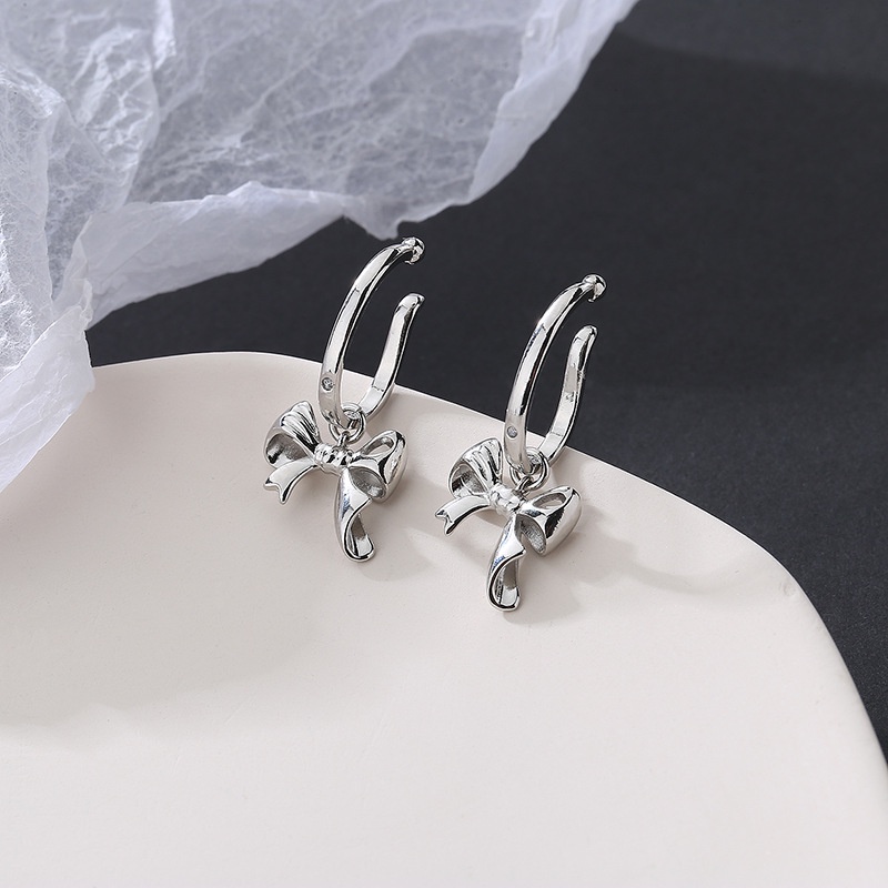 Anting Tusuk Gantung Wanita Desain Pita Warna Silver Untuk Pesta / Hadiah