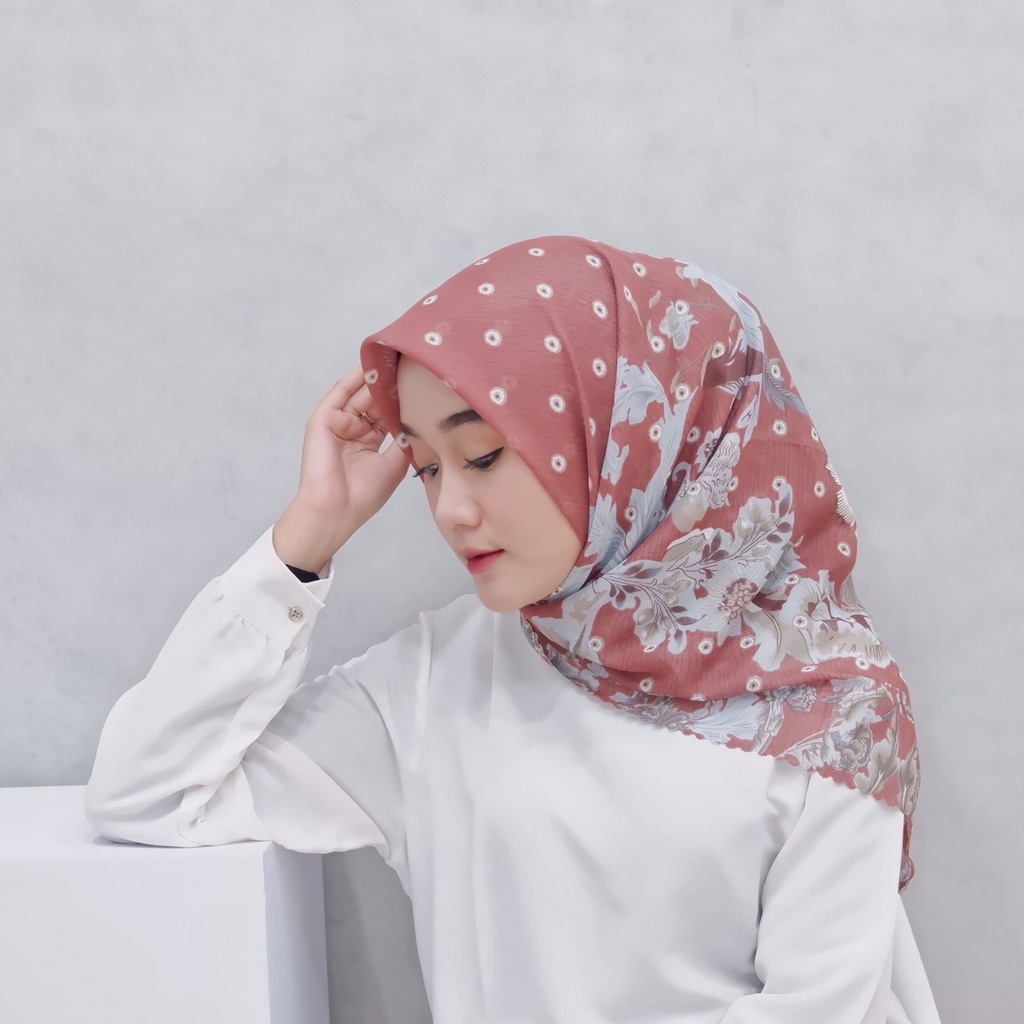 Square Motif Maira Part 1-M 33