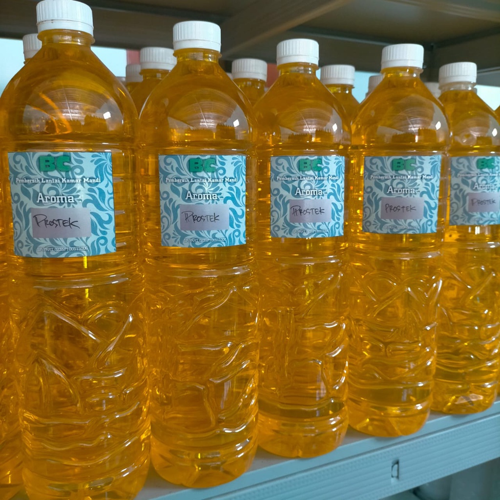 Prostek/ Cairan pembersih lantai kamar mandi