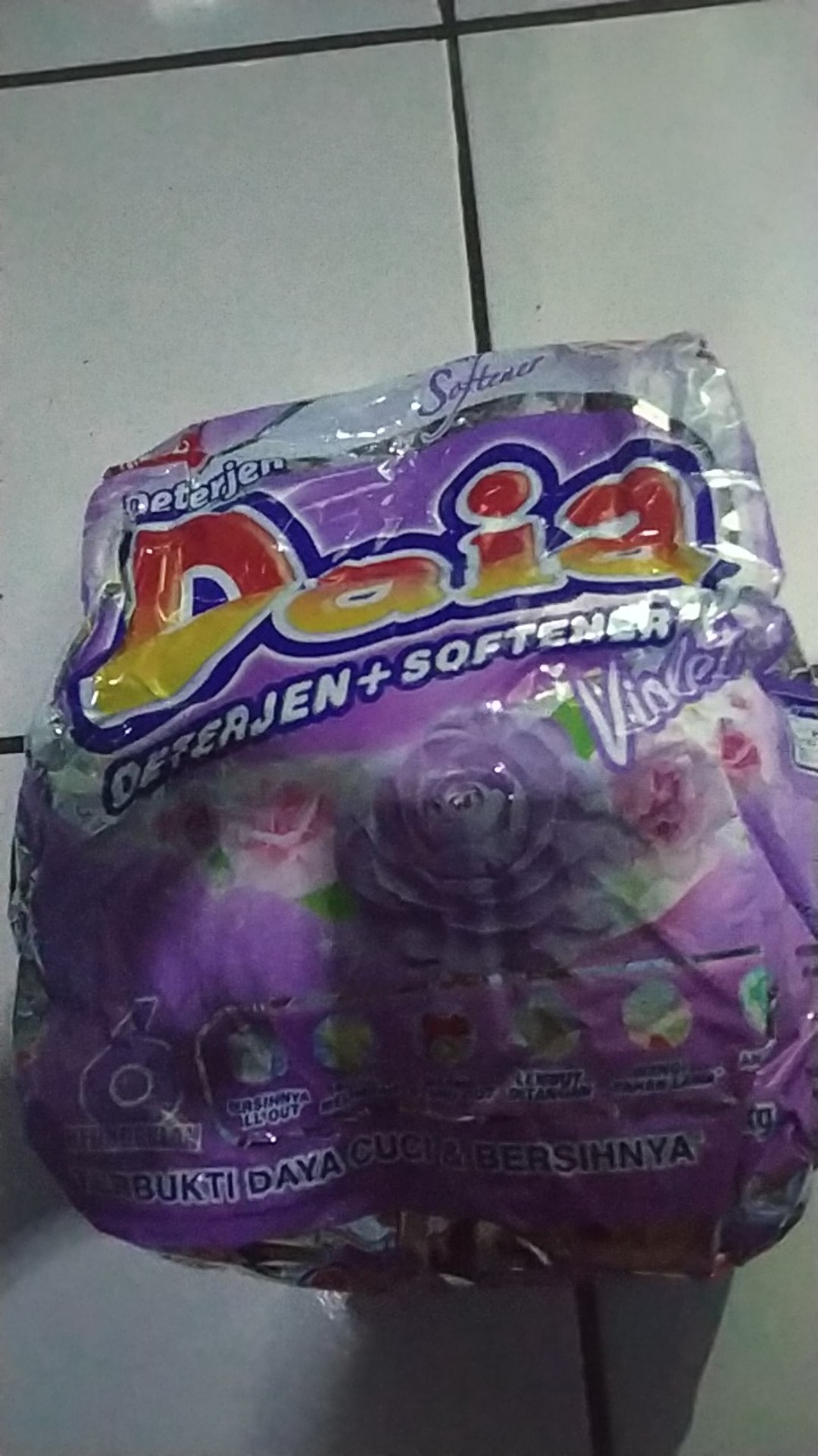 Daia Detergent Bubuk+softener 1.8kg