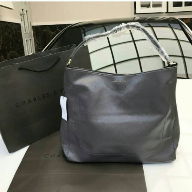 Tas charles & keith original / charles and keith hobo / tas ck murah