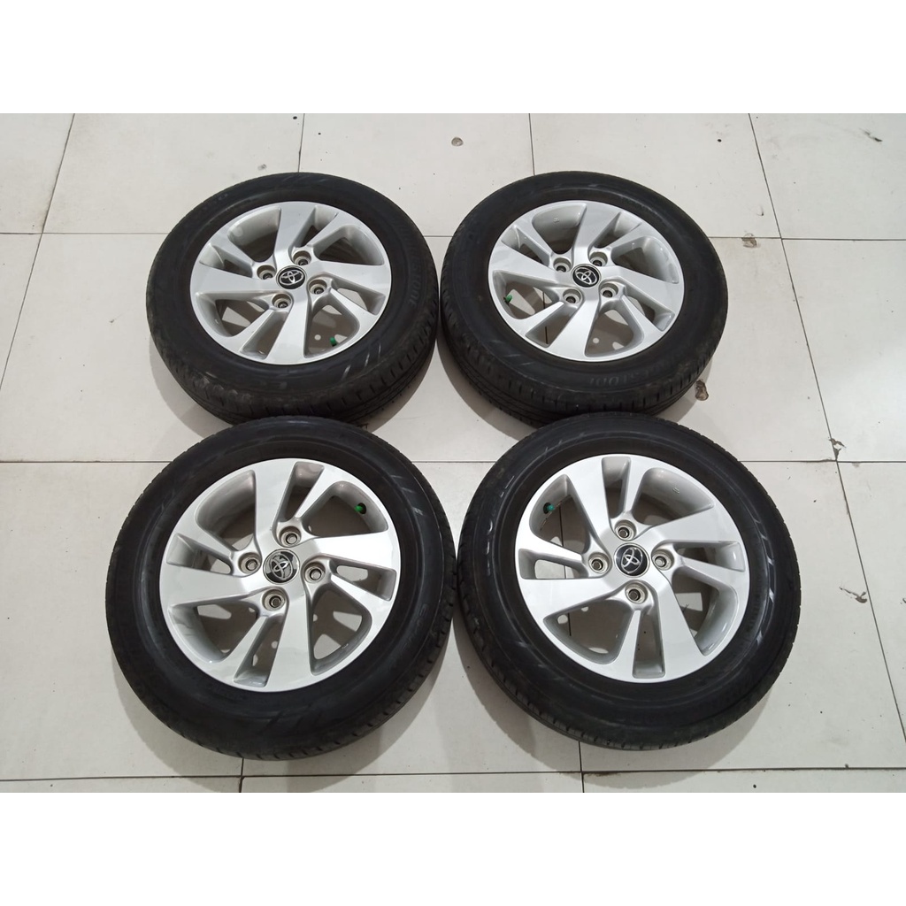 Velg Racing Bekas Standar AVANZA R15X5,5 Lubang 4X114,3 BAN 185 65 R15