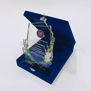 TERBAIK PLAKAT TROPHY PIALA PLAKAT WISUDA PLAKAT AKRILIK TERBAIK PLAKAT TROPHY PIALA PLAKAT WISUDA PLAKAT AKRILIK