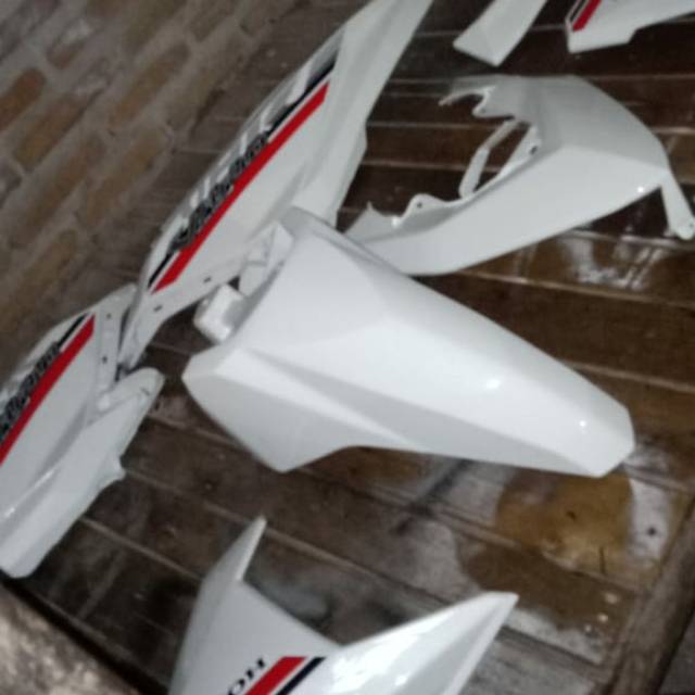 body alus vario 125 led