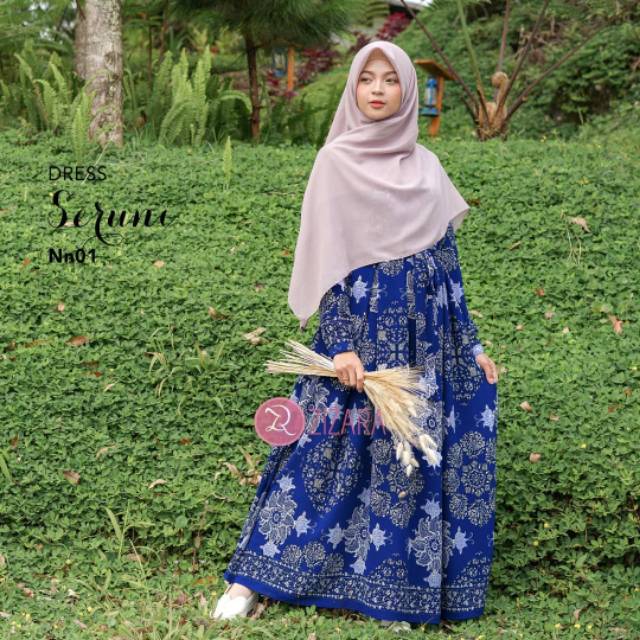 Seruni Dress