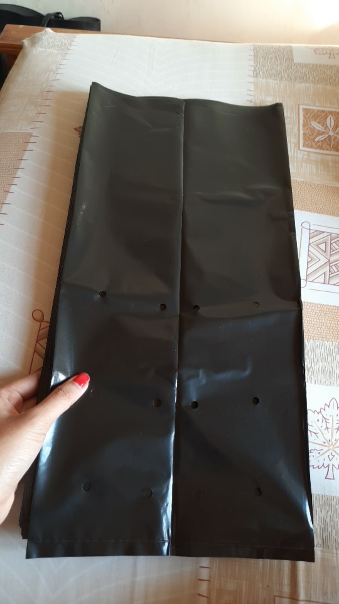 Isi 500 Gram -/+ 17 Pcs Polibag Tanaman Ukuran 45/22,5 X 45 Cm