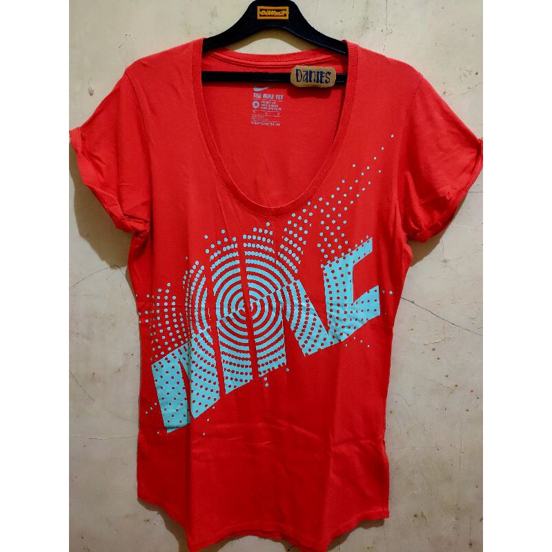 Nike tee sportswear women original