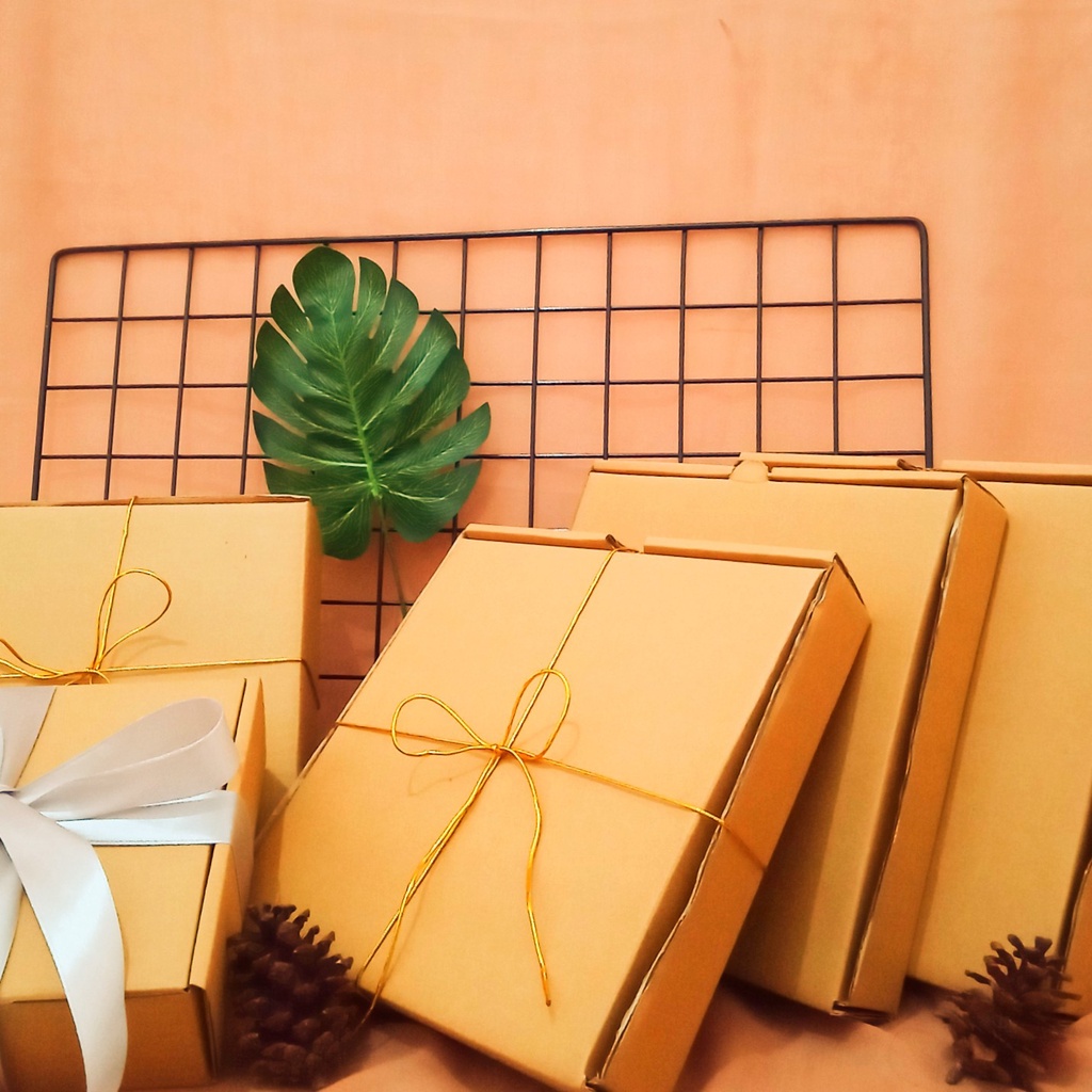 

BOX POLOS UNTUK HAMPERS/GIFTBOX/KADO ULTAH/KADO WISUDA MURAH