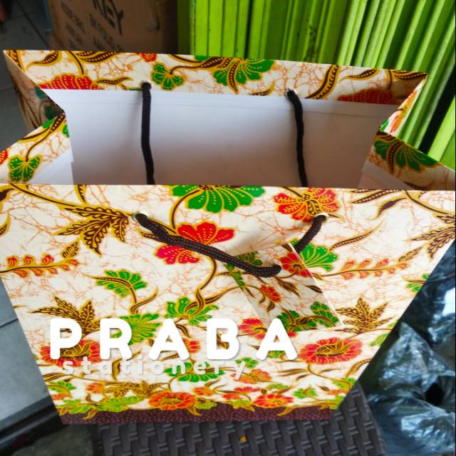 

Paper Bag Batik Lucu 33 x 26 CM By KIKY