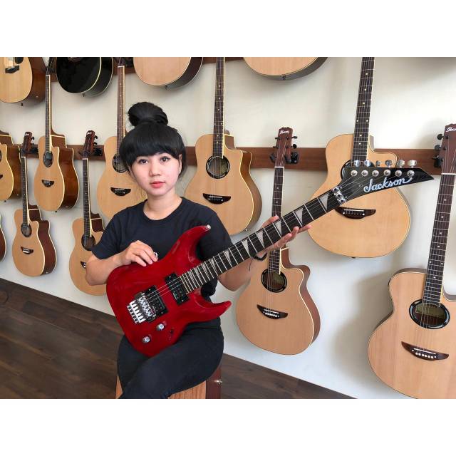 Gitar Jackson Dinky Merah