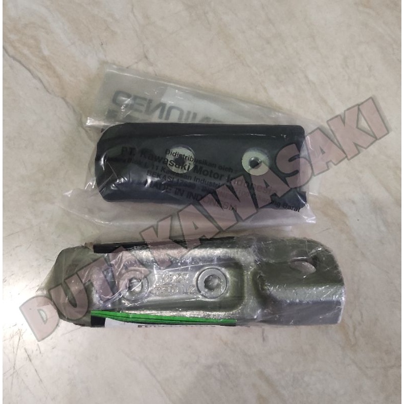 BESI DAN KARET FOOTSTEP DEPAN ER6 ER6N ER6F ORIGINAL