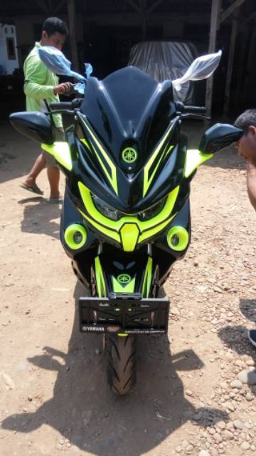 Tameng predator Yamaha NMAX edisi black stabilo