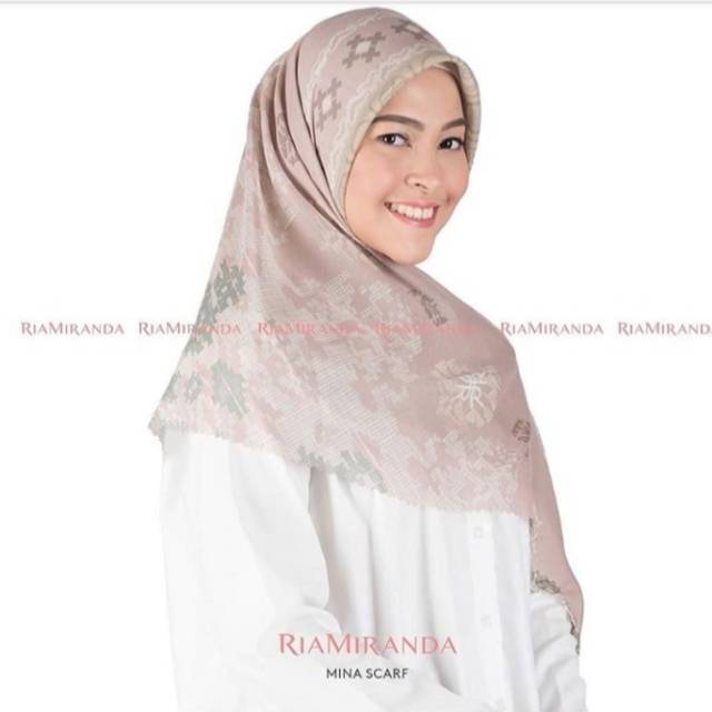 Mina Scarf Ria Miranda
