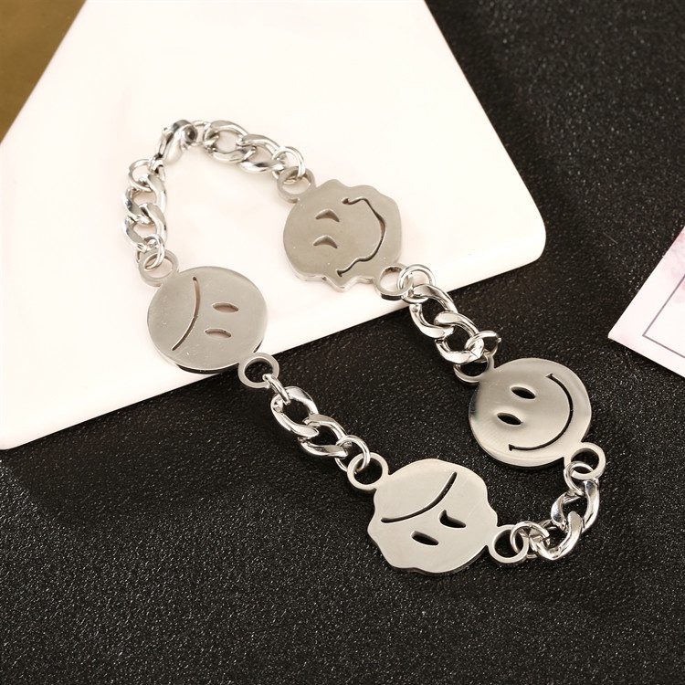 Tiktok kalung sederhana stainless steel Smiley kalung pria dan wanita jalan yang sama hip-hop titani