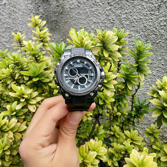 Jam tangan Pria C G-Shock.