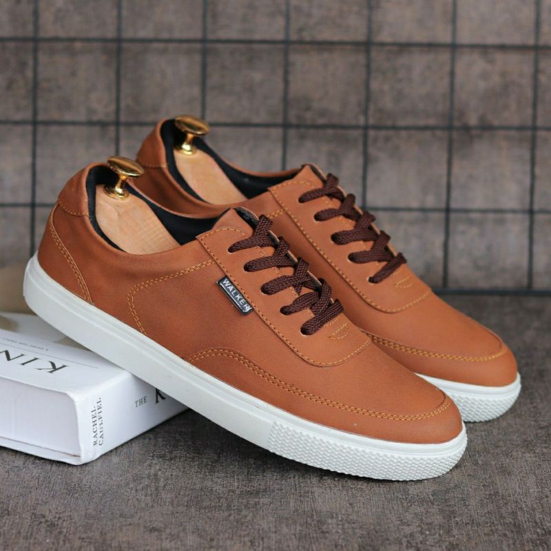 Sepatu Casual Pria Sneakers Kulit PU Polos Hitam Kets Santai Kasual Kerja Original Trendi