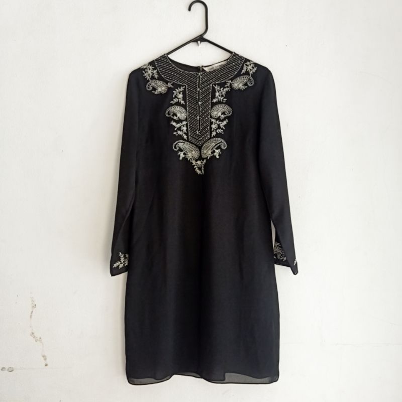 Tunik Cantik Wanita Warna Hitam Butik Denny Wirawan